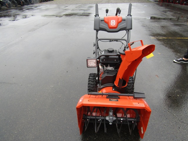  Husqvarna ST 224 Snowblower