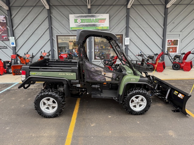 2015 John Deere Gator 825i 4WD with John Deere Plow Package