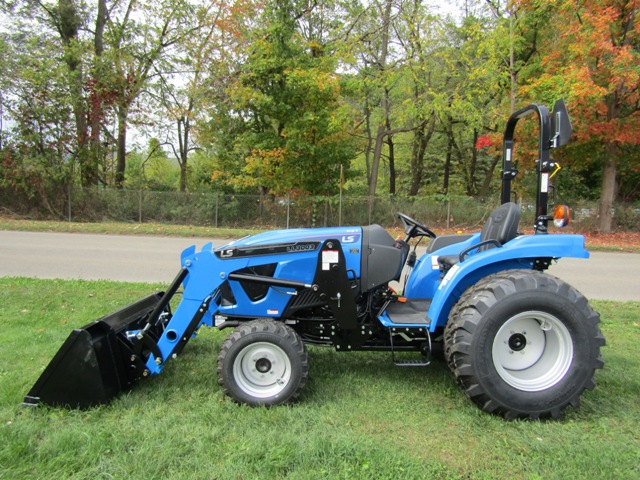  LS MT242HE 4WD Tractor with Loader